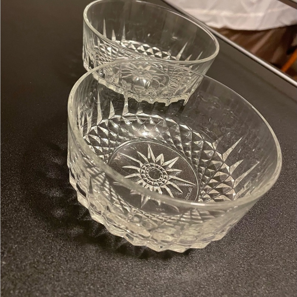 Vintage Glocloc Signed USA 
4 small 5"  bowls Set